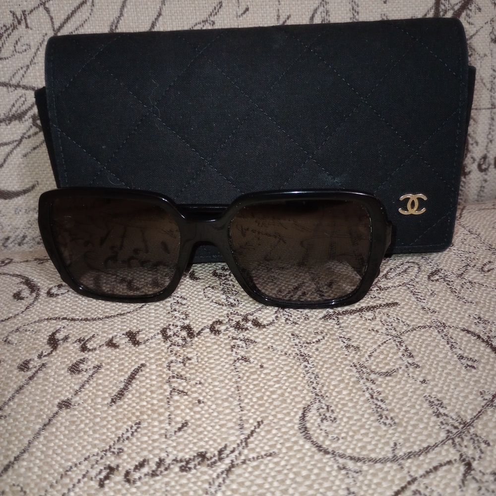 CHANEL Black Sunglasses with Quilted Case